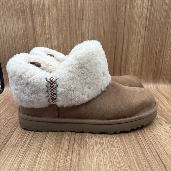 UGG Women Classic Ultra Mini Braid Sheepskin Collar Booties Size 11 Chestnut - Picture 1 of 9